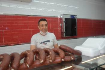 Korona Virüsü Beyaz Ve Kırmızı Et Satışlarını Düşürdü
