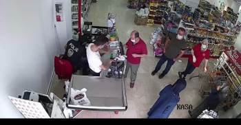 Koronalı Vatandaş Market Alışverişinde Yakalandı
