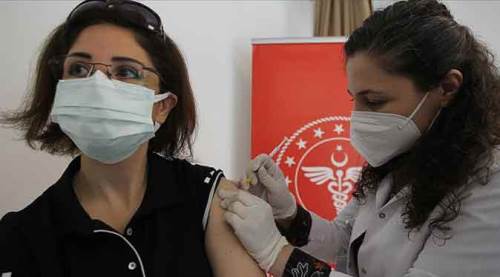 Koronavirüs aşısı için kritik karar! 3. doz yapılacak mı?