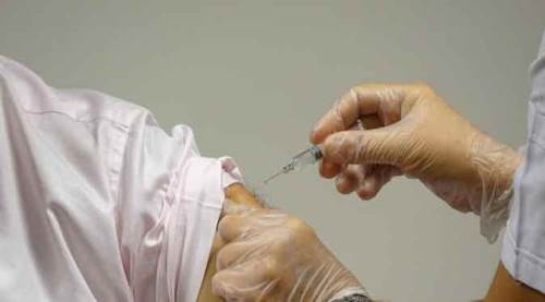 Koronavirüs aşısı olduktan sonra test yaptırdı, sonuçlar...