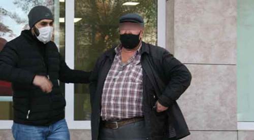 Koronavirüs hastası, bankaya girmeye çalışınca...