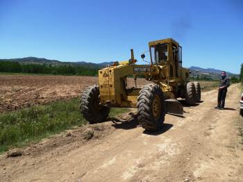 Köy Arazi Yolunda Düzeltme Ve Genişletme Çalışması
