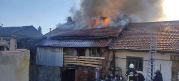 Köy Evinde Yangın Çıktı
