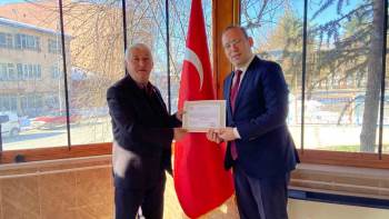 Köy Muhtarlarına Teşekkür Belgesi Verdi
