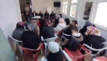Köy Odalarında Veli Toplantısı

