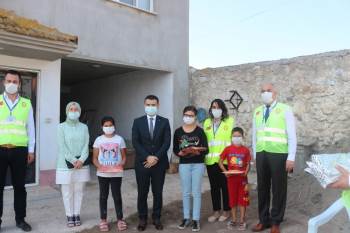 Köy Okullarındaki Öğrencilerin Eğitimden Uzak Kalmamaları İçin İlçe Seferber Oldu
