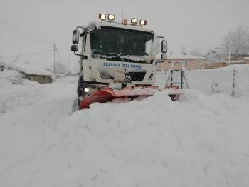 Köy Yollarının Açılması İçin Seferber Oldular
