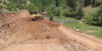 Köy Yolunda Genişletme Ve Düzenleme Çalışması
