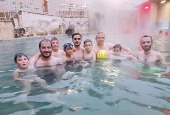 Köydeki Kaplıcaya İlgi
