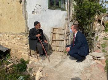 Köylerde Yaşayan Vatandaşlara Maske Dağıtıldı
