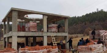 Köylüler İmece Usulü Mescit Yapıyor
