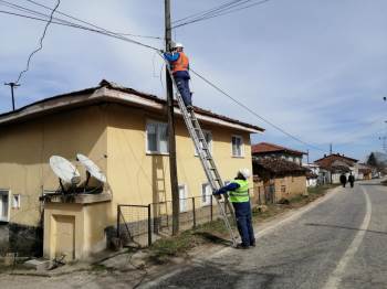 Köylüler Telefon Ve İnternet Hizmetine Kavuştu

