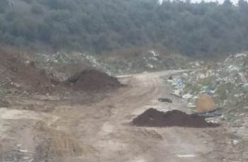 Köylüler Yolun Genişletilmesi Beklerken Neredeyse Kapanma Noktasına Geldi
