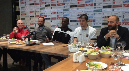 KRAL SHAWN İMZAYI ATTI