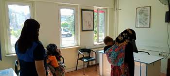 Kucaklarında Çocukları İle Dilenirken Yakalandılar
