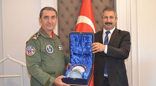 Küçükakyüz Emniyet Müdürü'nü ziyaret etti
