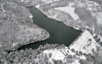 Küçükelmalı Tabiat Parkı Sonbaharda Ayrı, Kışın Ayrı Bir Güzel
