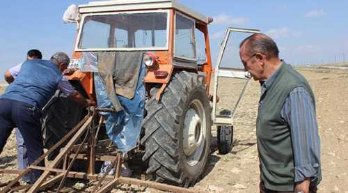 Kullandığı traktörün altında kalarak öldü
