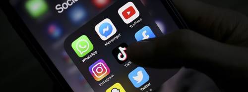 Kullanıcı bağımlılığı dava kazandırdı: Sosyal medya devlerine milyonlarca dolar tazminat!