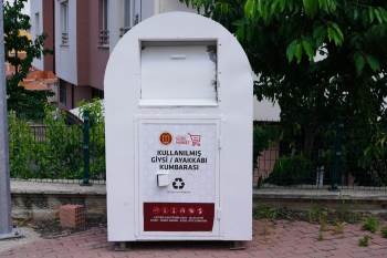 Kullanılmış Giysi Ve Ayakkabı Kumbaraları Yeniden Yerlerine Konuldu
