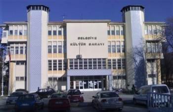 Kültür Sarayı Yıkılıyor
