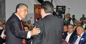 Kulübün önünü aç artık!