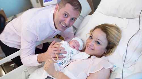 Kumsal bebek dünyaya geldi