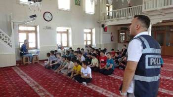 Kur’An Kursu Öğrencilerine Akran Zorbalığı Ve Siber Suçlar Hakkında Bilgiler Verildi
