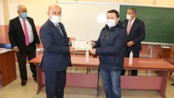 Kursiyerlere Ustalık Ve Kalfalık Belgeleri Verildi
