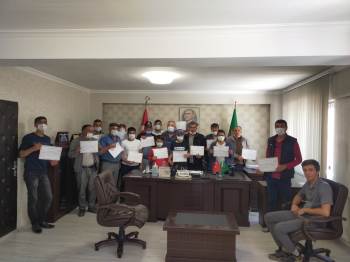 Kursu Başarıyla Bitirip Çobanlık Sertifikalarını Aldılar
