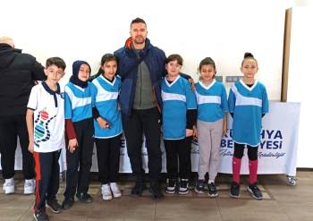 Kütahya Ahteri İmam Hatip Ortaokulu, Oryantring Müsabakalarında İl Birincisi Oldu
