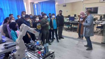 Kütahya Atatürk Mesleki Ve Teknik Anadolu Lisesine Endüstri 4,0 Atölyesi Kuruldu
