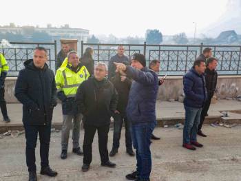 Kütahya Belediye Başkanı Alim Işık, Deprem Bölgesinde
