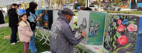 Kütahya Belediyesi çiçek saksılarıyla sanata renk kattı