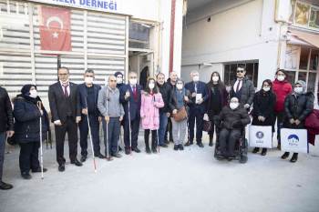 Kütahya Belediyesi’Nden Görme Engellilere Beyaz Baston
