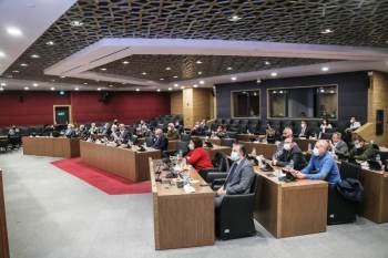 Kütahya Belediyesi’Nin 2021 Yılı Gider Bütçesi Arttı, Gelir Bütçesi Azaldı
