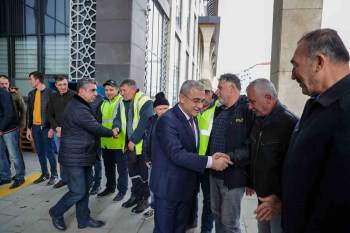 Kütahya Belediyesi’Nin Deprem Bölgesine Yardımları Devam Ediyor
