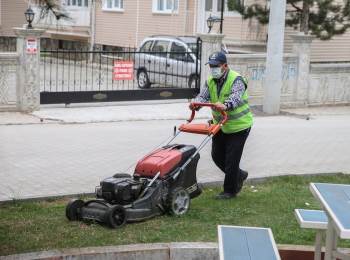 Kütahya Belediyesinden Bakım, Temizlik Ve Yenileme Çalışması
