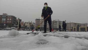 Kütahya Beyaza Büründü
