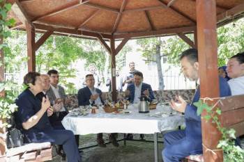 Kütahya Beyazay Derneği’Nden Geleneksel Birlik Ve Beraberlik Kahvaltısı
