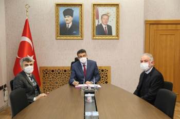 Kütahya’Da, ’Kadına Yönelik Şiddete Karşı Bir Adım Da Sen At’ Yarışması
