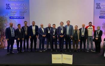 Kütahya’Da ’Beyin Ve Sinir Carrahisi’Ne Ödül
