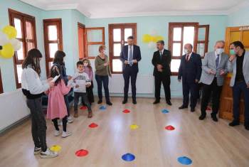 Kütahya’Da ’Bir Arada Çocuk Köyü’ Atölyesi Açıldı
