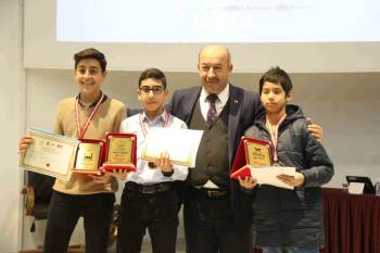 Kütahya’Da “Genç Sada Kur´An-I Kerim´İ Güzel Okuma”, “Genç Bilaller Ezan Okuma” Ve “Genç Muhafızlar Hafızlık” Yarışmaları
