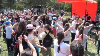 Kütahya’Da ’Özel Çocuk Şenliği’ Etkinliği Düzenlendi, Minikler Etkinlikte Doyasıya Eğlendi
