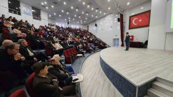 Kütahya’Da 12. Sınıf Öğrencilerine Motivasyon Ve Sınavlarla İlgili Bilgilendirme Semineri
