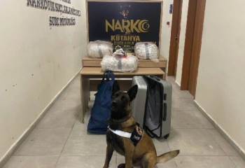 Kütahya’Da 17 Kilo Uyuşturucu Ele Geçirildi, 2 Şüpheli Tutuklandı
