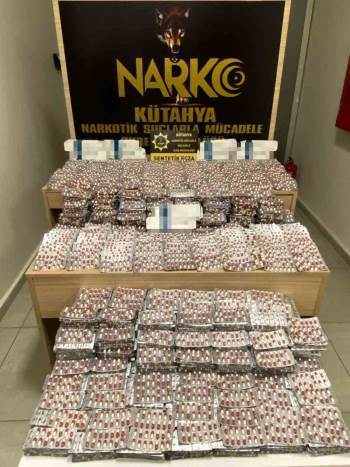 Kütahya’Da 18 Yaşındaki Yolcunun Valizinde Binlerce Sentetik Ecza Ele Geçirildi
