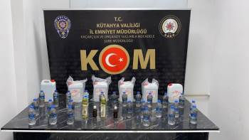Kütahya’Da 26 Litre Kaçak Alkollü İçki Ve Etil Alkol Ele Geçirildi
