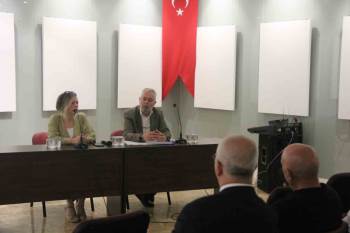 Kütahya’Da 6 Yıldır İbadete Kapalı Olan Çinili Camii İle İlgili Bilgilendirme Toplantısı
